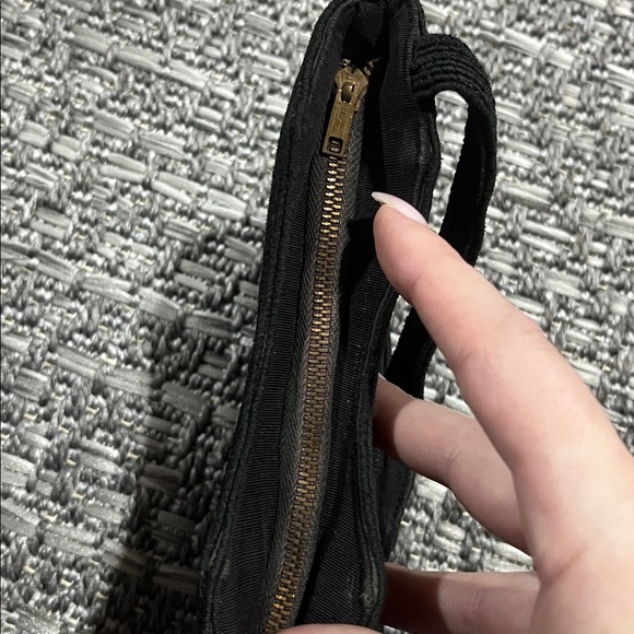Vintage Black Zipper Purse - Picture 6 of 11